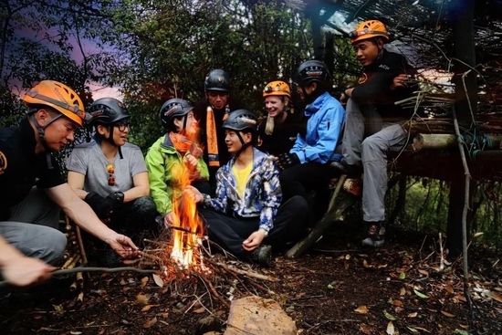 站在食物链顶端的男人贝爷曾经服役的部队到底有多牛?(图1)